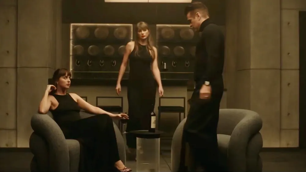 Taylor Swift Debuts ‘Patient Zero’ Video at VMAs, Turning ‘Showgirl Encore’ Into a Ghostly Tale