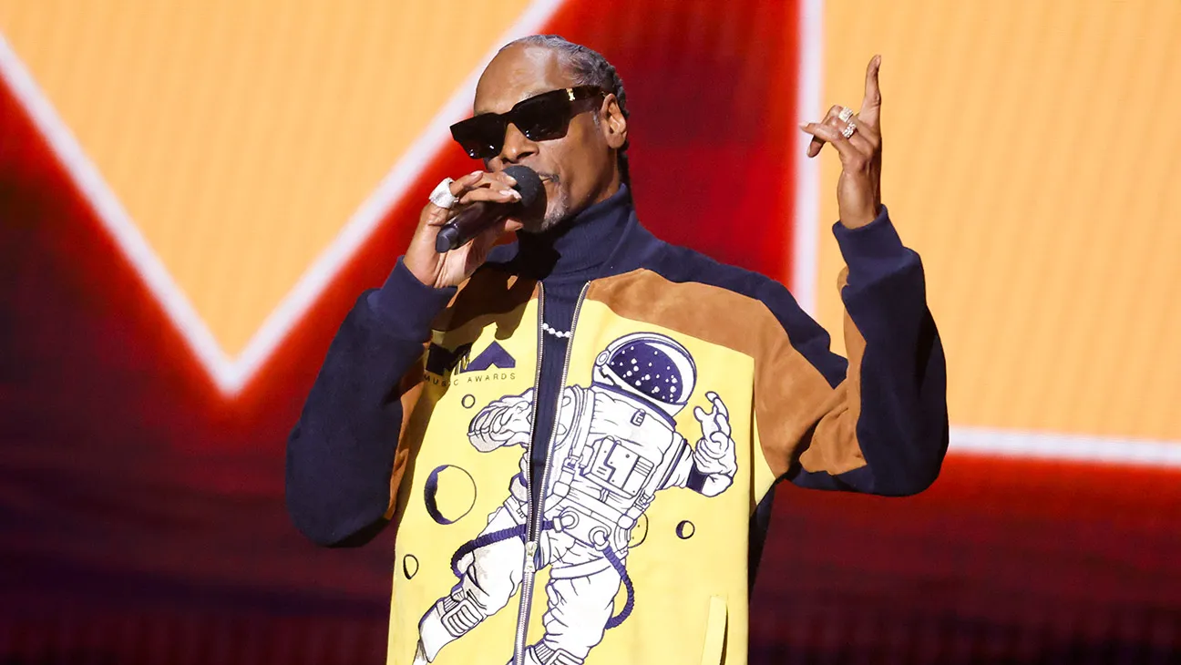 Snoop Dogg Jokes About Madonna’s Past at 2026 VMAs