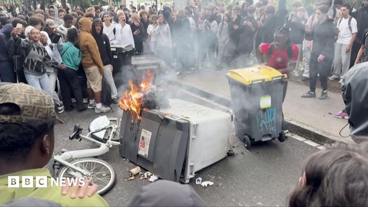 French Student Protests Spark Fires, Blockades and Mass Arrests