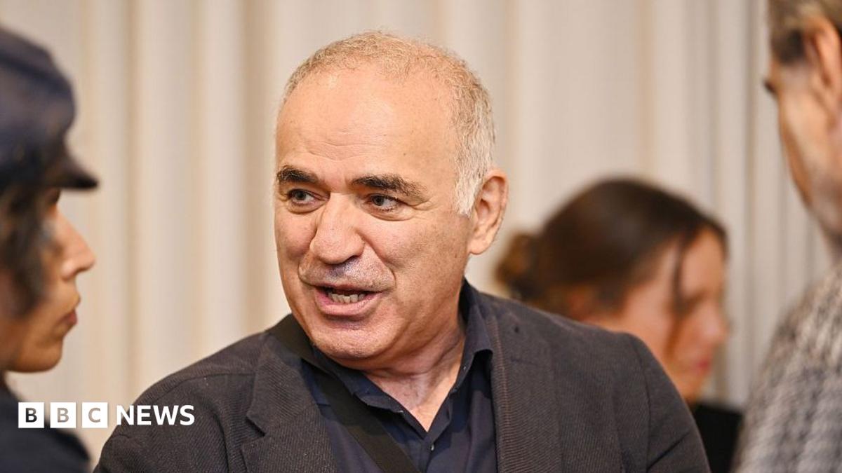 Kasparov Says U.S. Warned Him of Threat to His Life Amid Putin Rule
