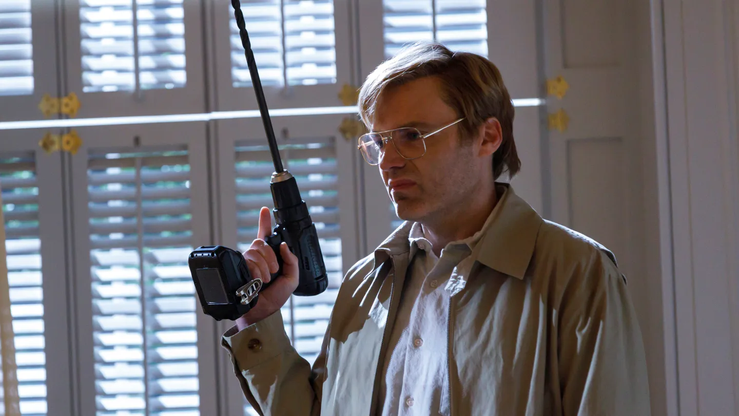 Jeffrey Dahmer Actor Talks Coven Cliffhanger and Reuniting with Evan Peters on AHS 13