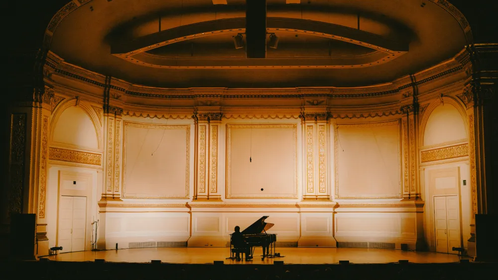 Cameron Winter at Carnegie Hall: A Paul Thomas Anderson Film Review