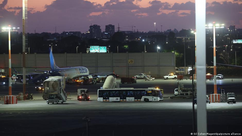 Oman Bars Flydubai Co-pilot After In-flight Stabbing Incident