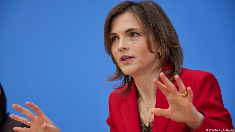 East German Voice Calls for Next President from the East
