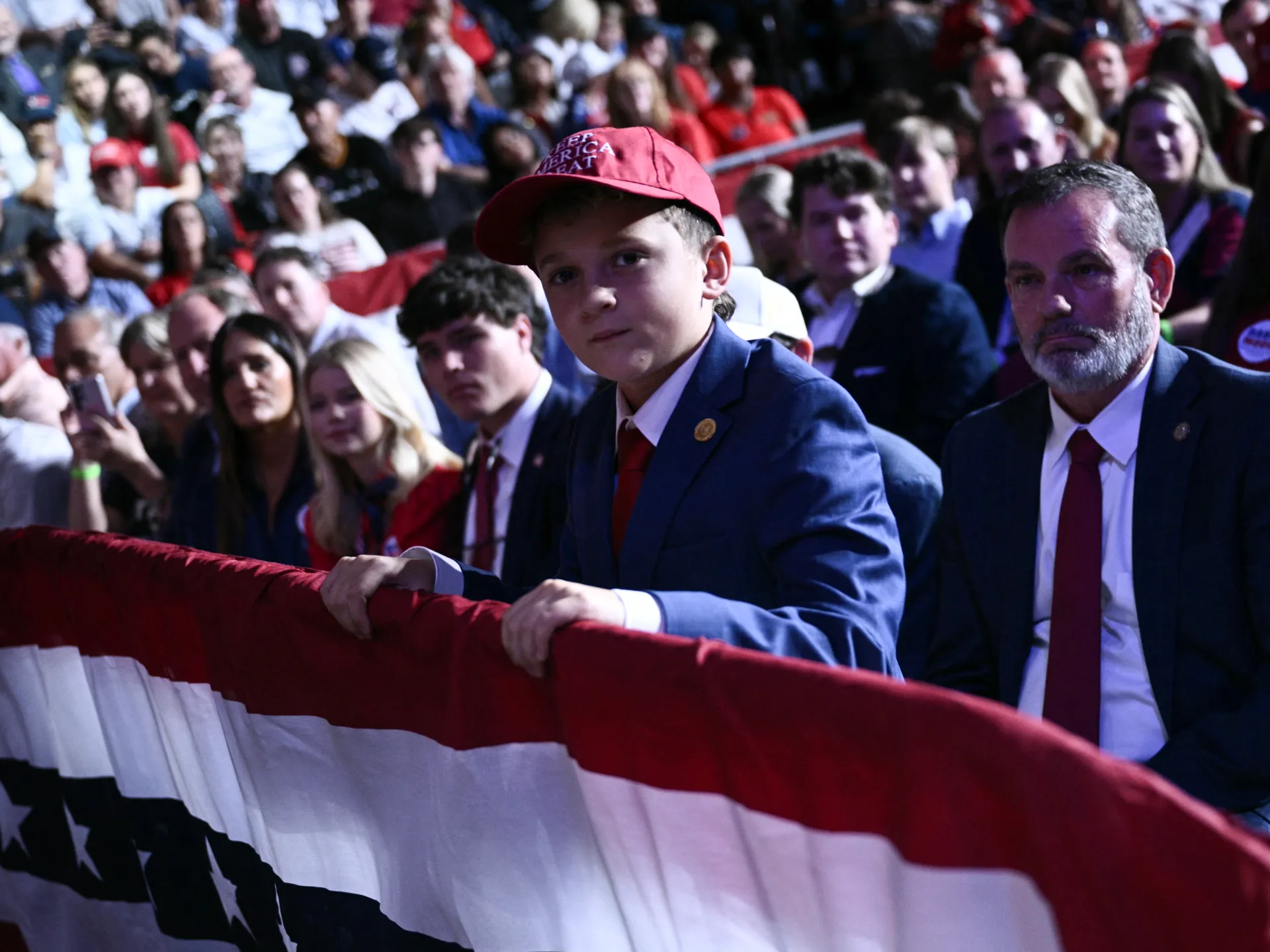 US Midterms Nearing Final Month: Democrats Optimistic, Republicans Mobilize Money