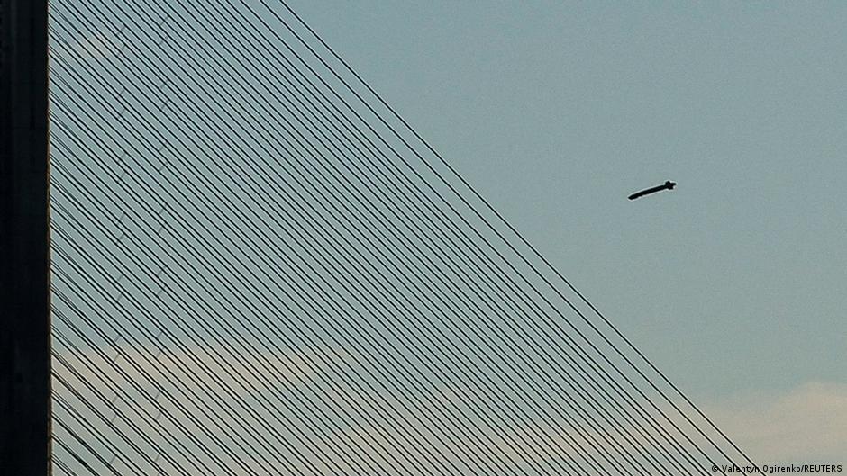 Ukraine Plans Increased Oil Facility Strikes as Russia Targets Kyiv Bridges