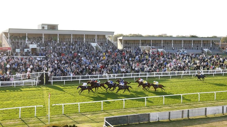 Zhuri Chases First Victory at Yarmouth on Busy Monday Card