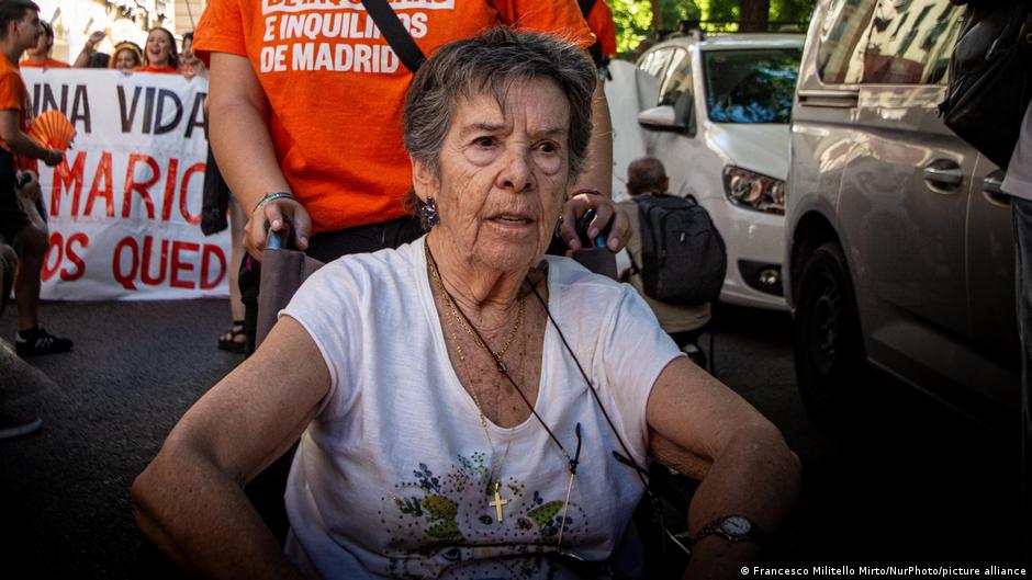 Spanish Pensioner Who Triggered Housing Protests Has Died
