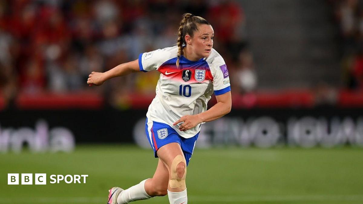 Ella Toone called up to England squad after Karen Bronze withdrawal