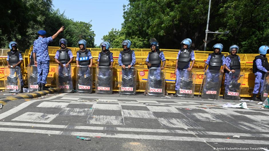 India's 'cockroaches' vs Election Commission: What to Expect Oct 10