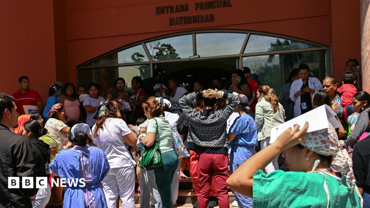 Powerful 7.7 Magnitude Earthquake Rocks Panama, Buildings Damaged