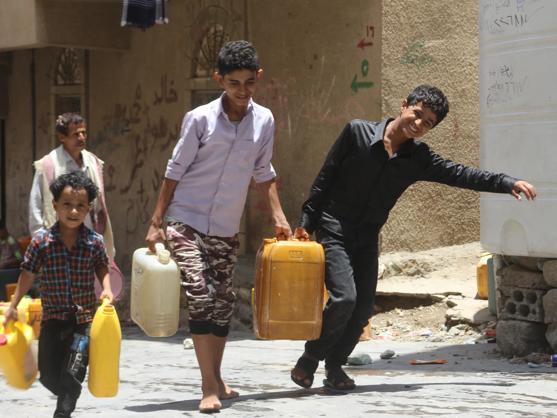 Taiz Faces Renewed Siege as Food and Fuel Costs Soar