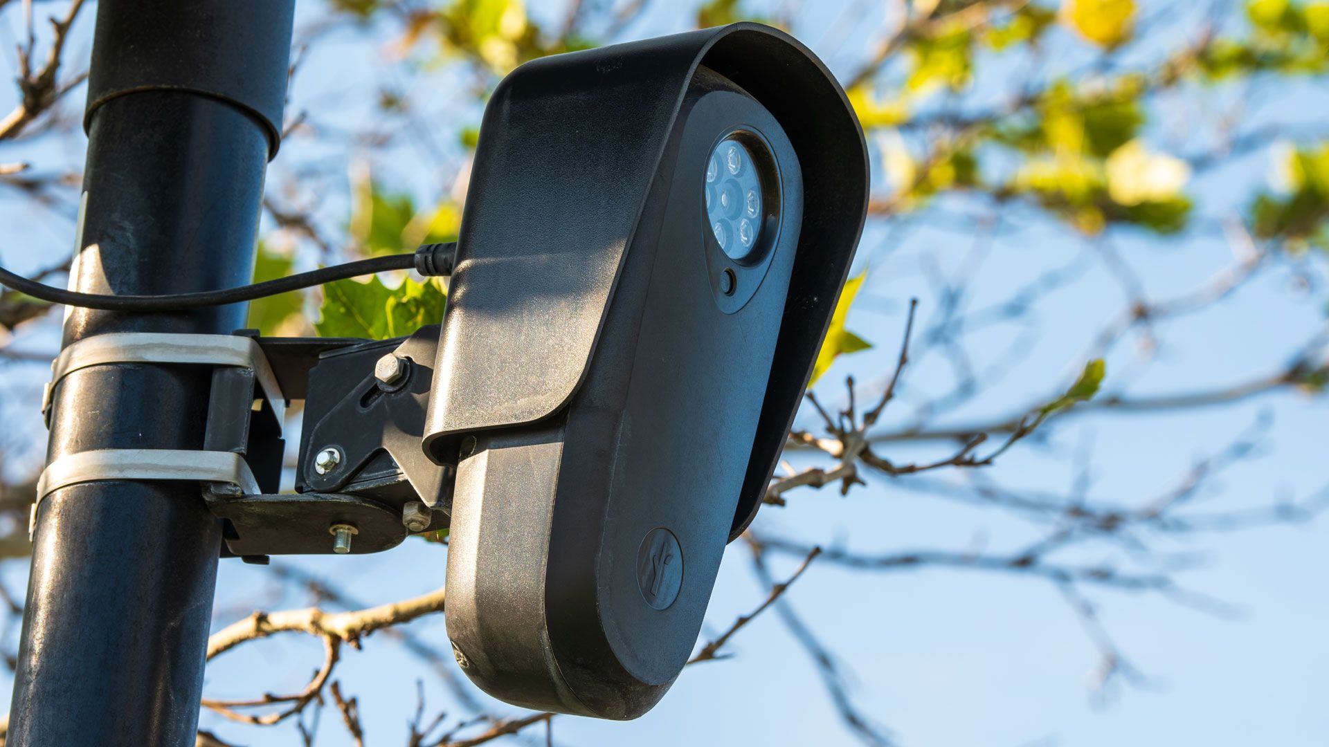 Canadian YouTuber Builds ALPR Camera to Track Police Vehicles