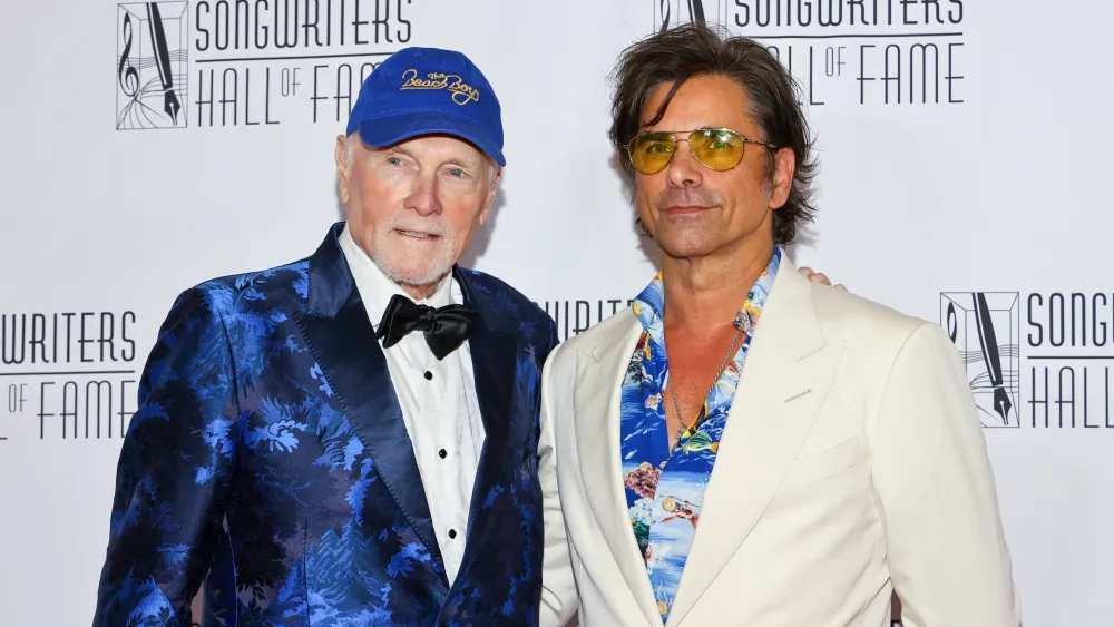 John Stamos Confirms Mike Love’s Health Concerns After Beach Boys Show