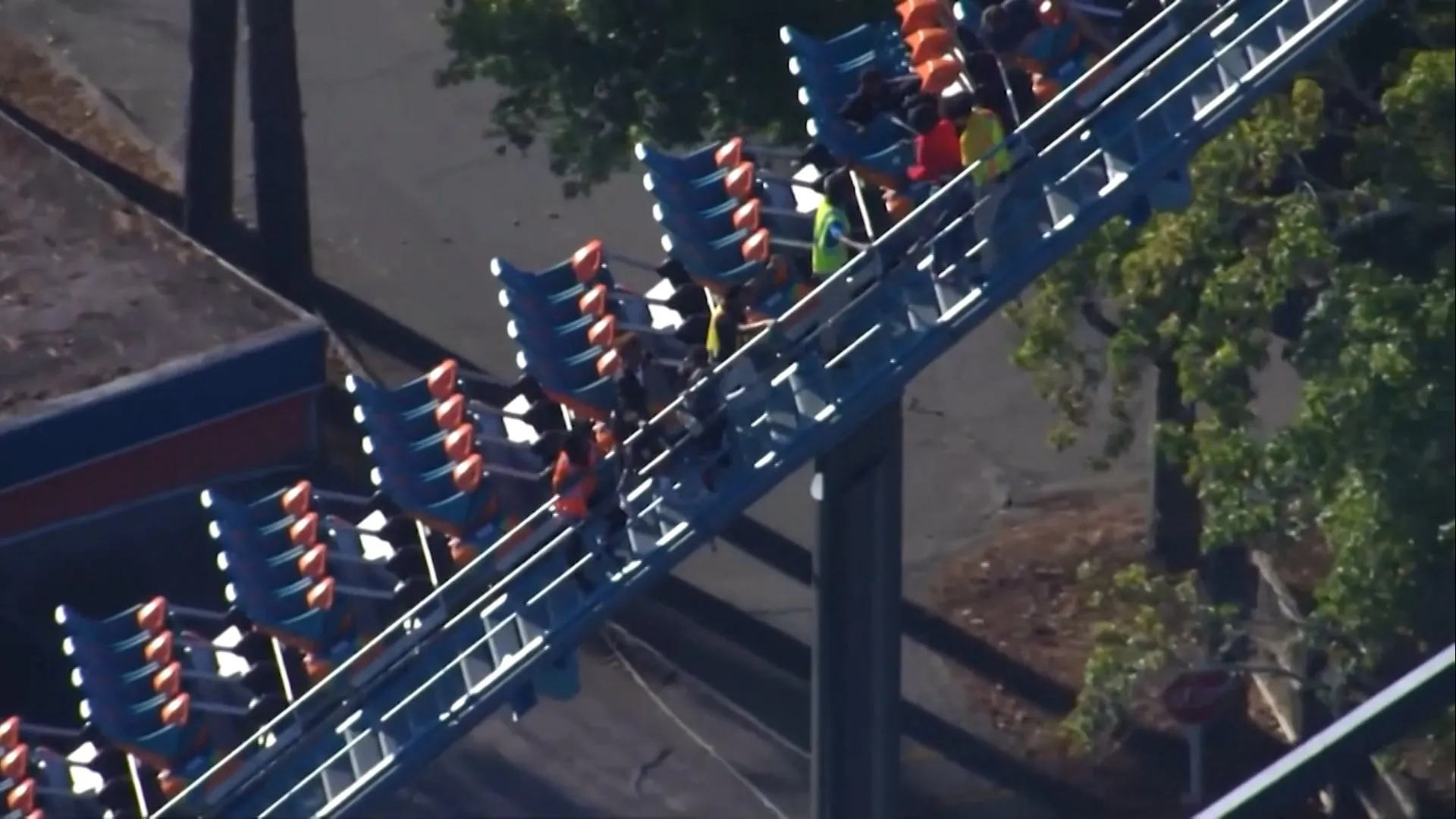 Man Dies After Falling From Six Flags Over Georgia Rollercoaster