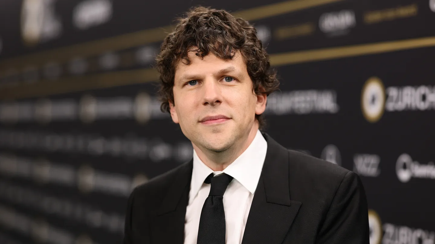 Jesse Eisenberg on Writing Songs for ‘The Debut’ and Embracing Musical Theater Cliches