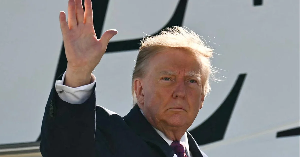 Trump rallies in Arizona with 20 days left before midterms