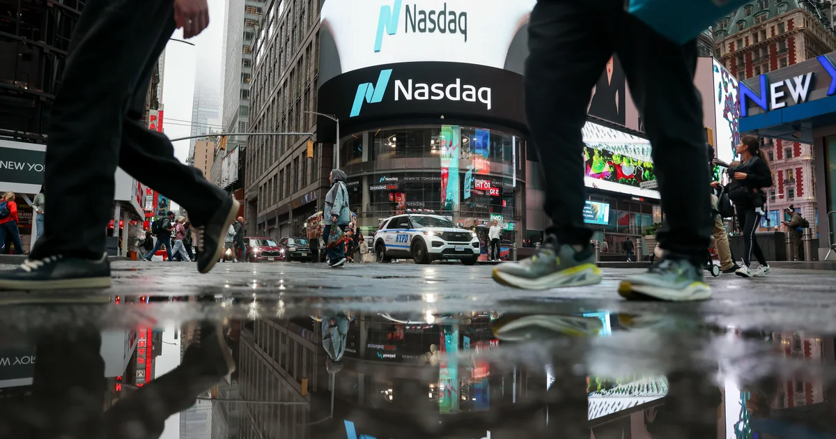 Tech Stocks Slide as Debt Concerns Shake Wall Street