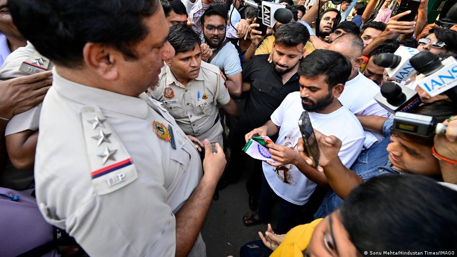 India: 'Cockroach' Party Founder Abhijeet Dipke Arrested Preventively