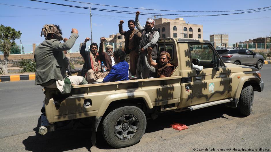 Houthi Attack on Yemen Military Camp Leaves At Least 50 Dead