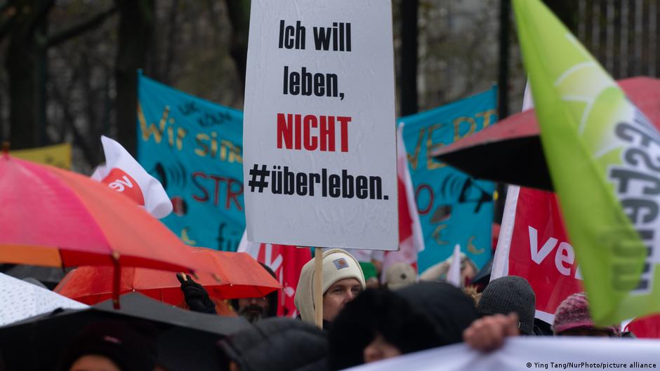 German Youth Plan Nationwide Protests Inspired by French Demonstrations