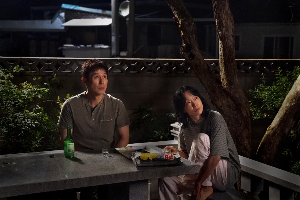 Lee Chang-dong's "Possible Love" Receives 6½ Minute Ovation at Venice
