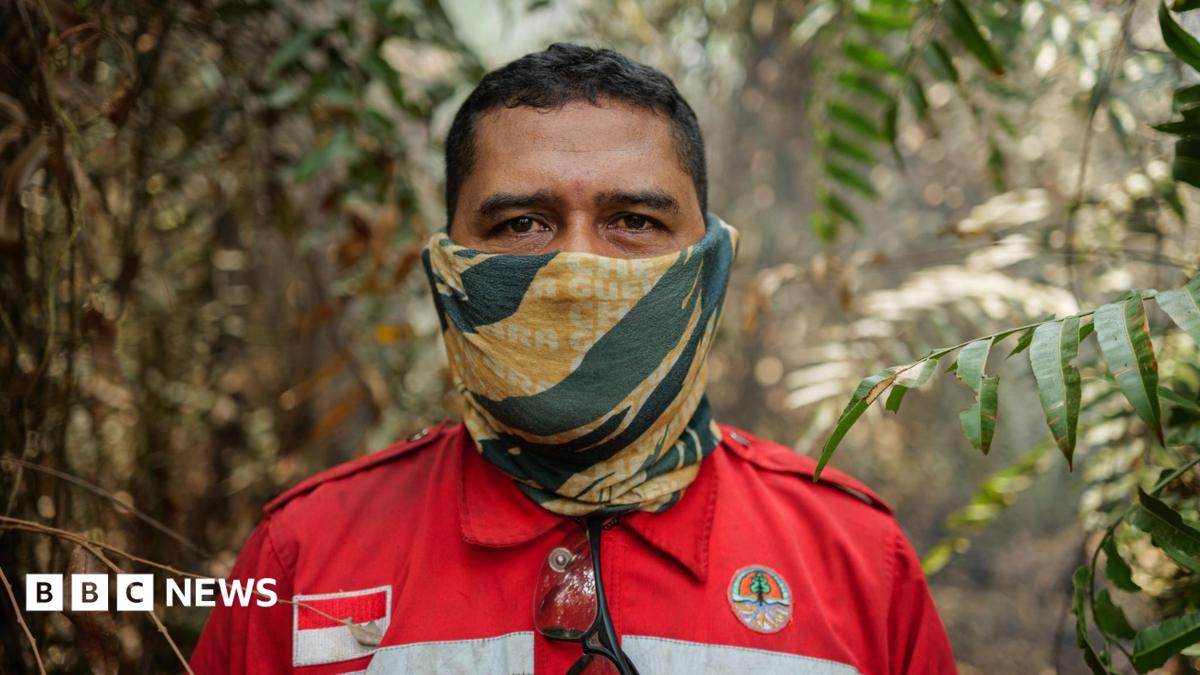 Volunteers Risk Lives to Defuse Indonesia’s Peat Fire Carbon Bombs