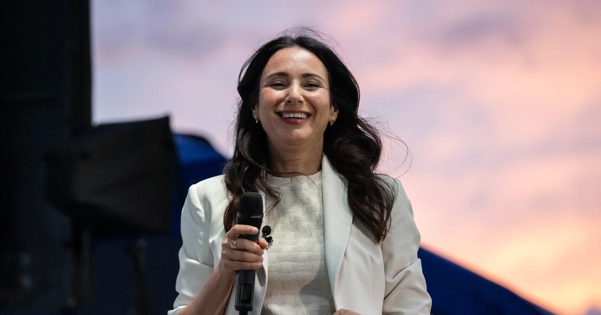 Texas Democrats See Hispanic Surge as Hinojosa Courts Male Latino Voters