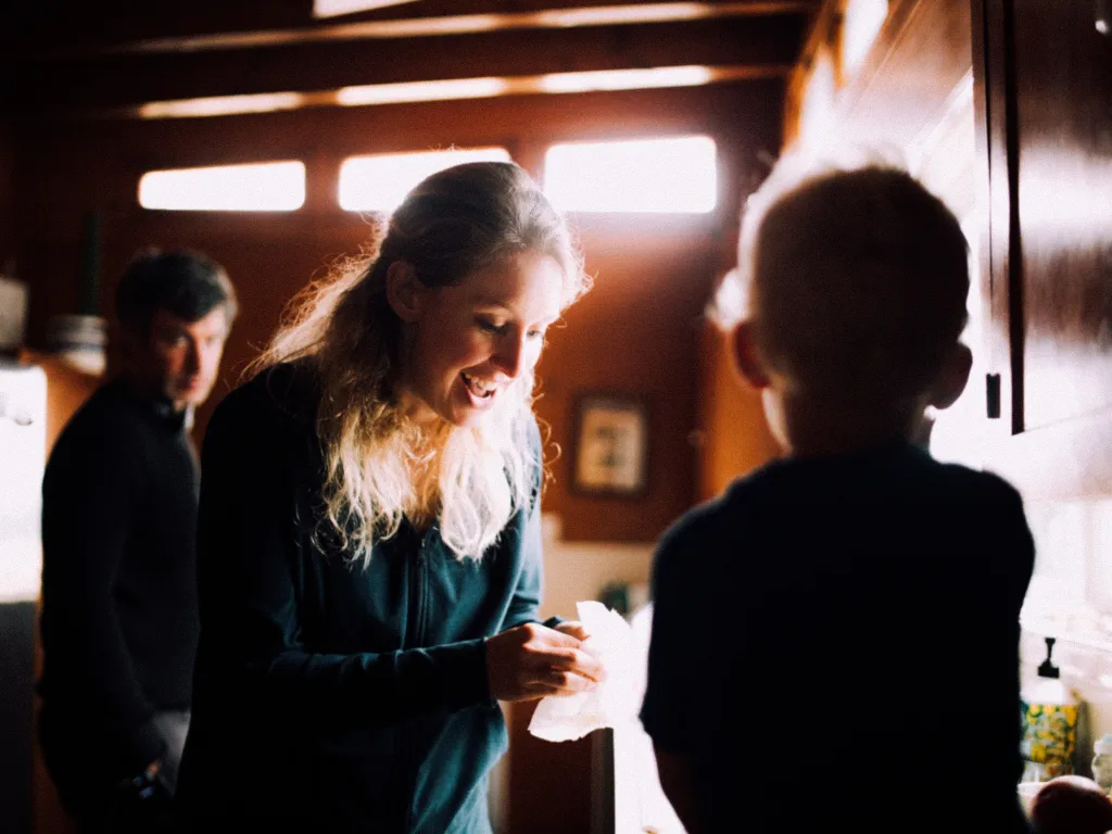 ‘You Can See Everything’ Review: A Groundbreaking Look at Elizabeth Holmes
