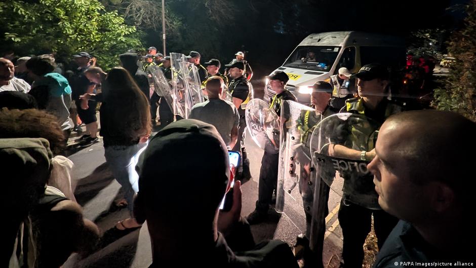 UK Government Calls Portsmouth Anti-Migrant Protests Thuggish