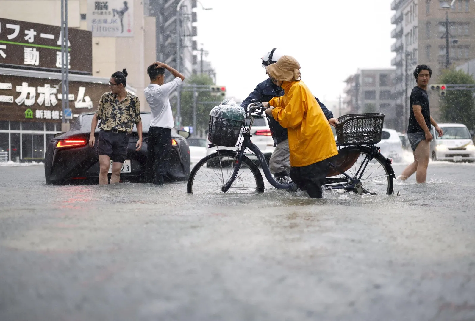 Record Rainfall Hits Nagoya, Disrupting Daily Life