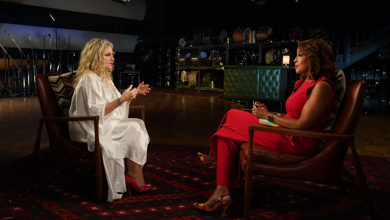 Stella Parton Explains Why Family Keeps Cancer Diagnosis Private