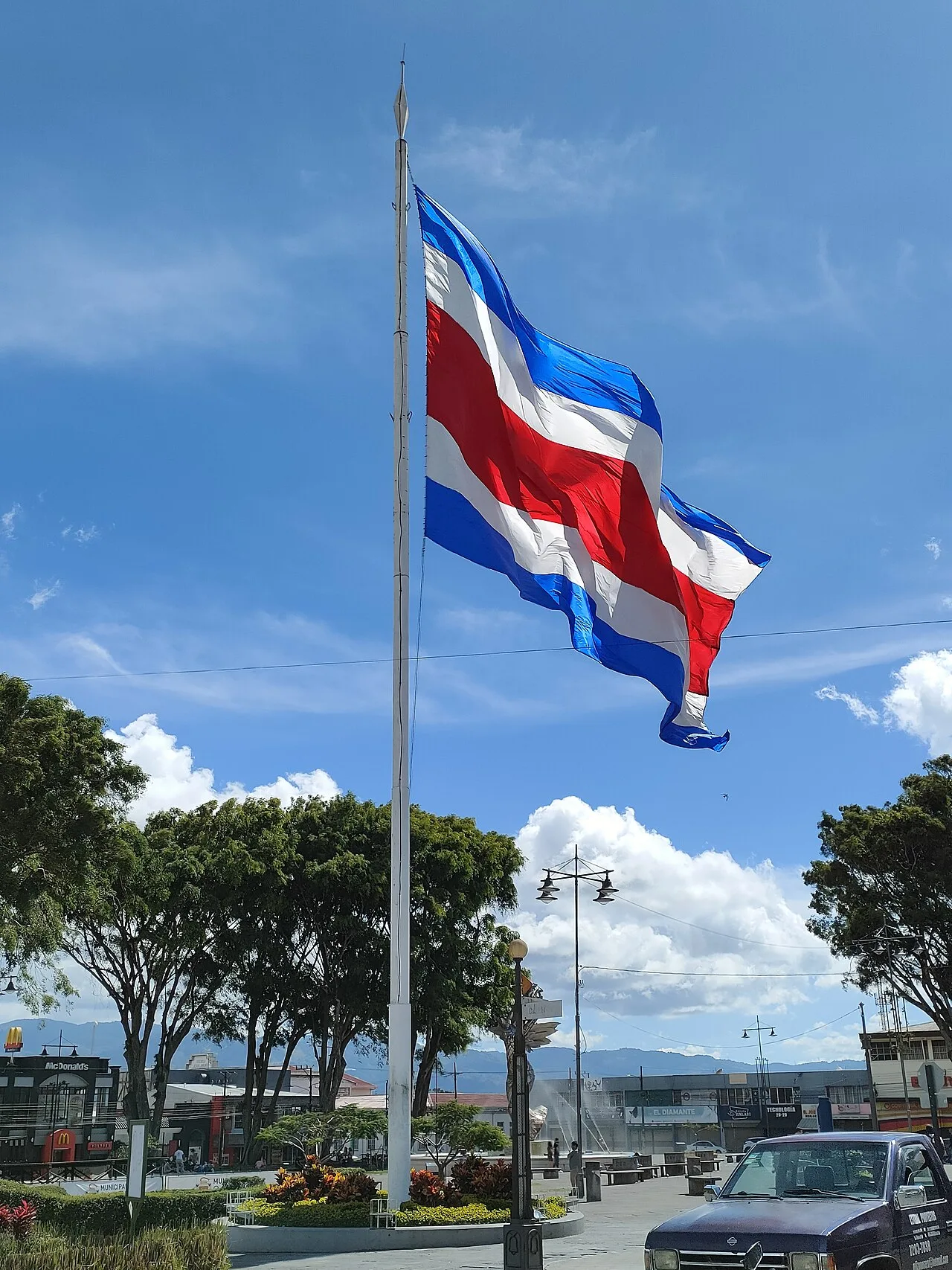 Cover image for Costa Rica Captures Top Fugitive