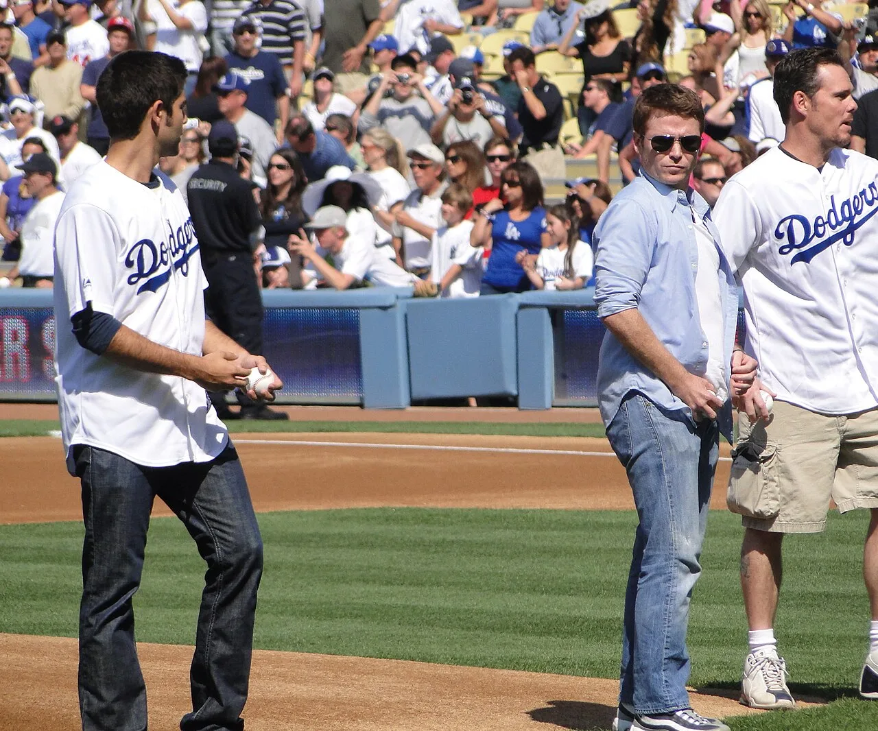 Cover image for Dodgers vs Yankees Live Online