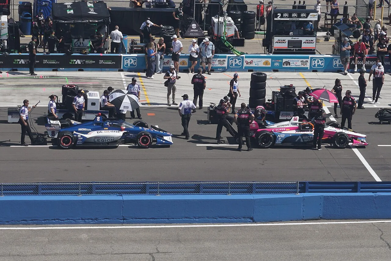 Cover image for IndyCar's David Malukas Cleared to Return