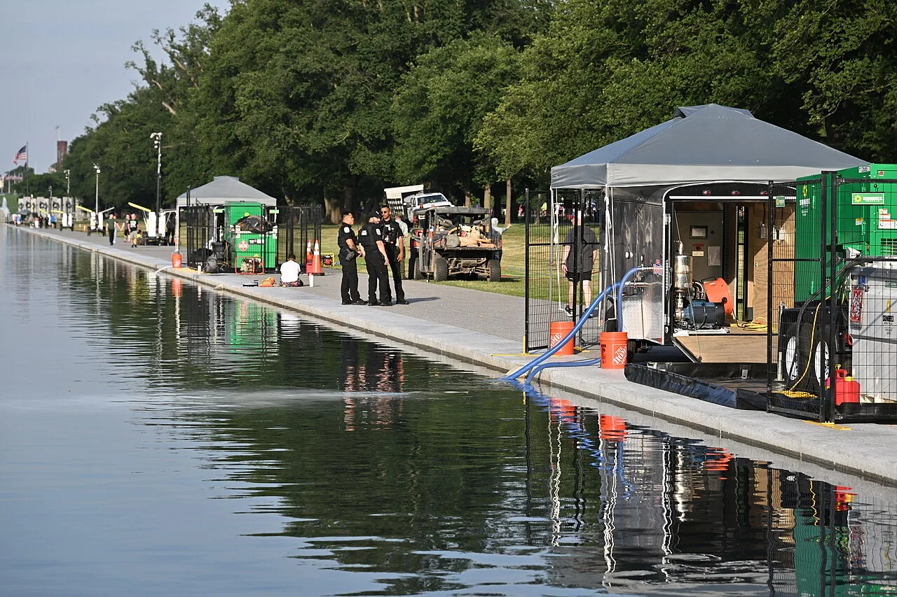 Cover image for Lincoln Memorial Reflecting Pool Charges Dropped