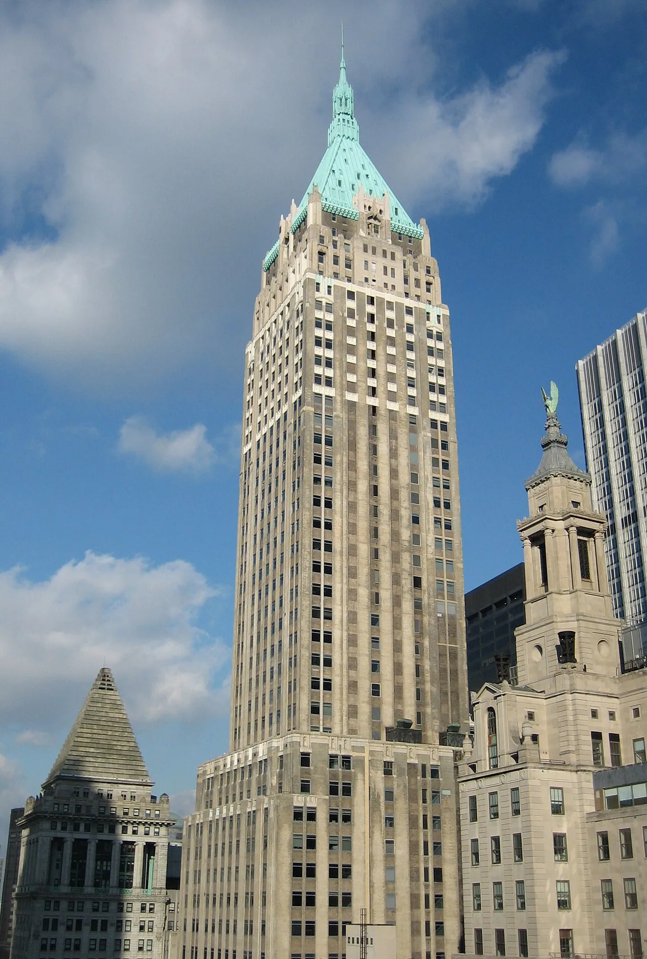 Cover image for Wall Street Bank Urges Hedging