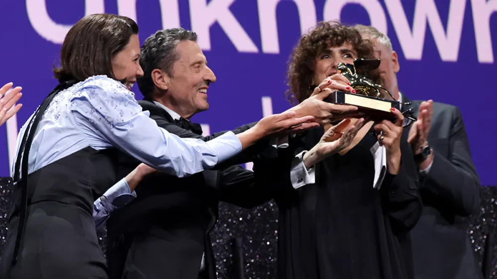 Maggie Gyllenhaal Calls Out Gender Gap as Venice Jury Awards Golden Lion to 'Woman Unknown'