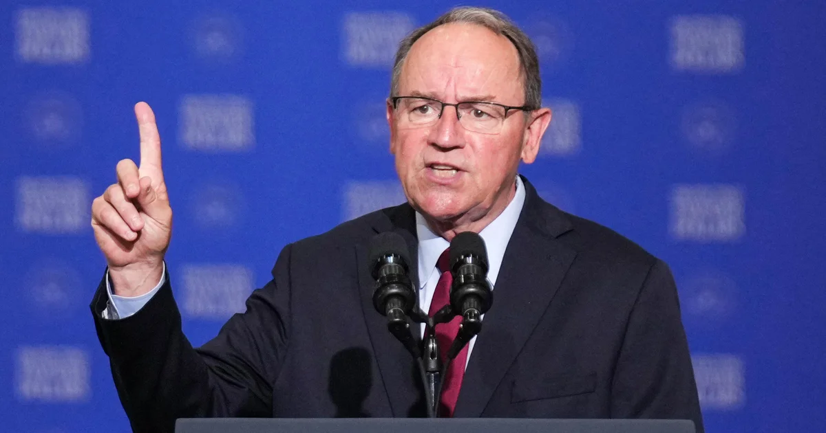 Wisconsin Congressman Escapes Major Harm After Emergency Lake Landing