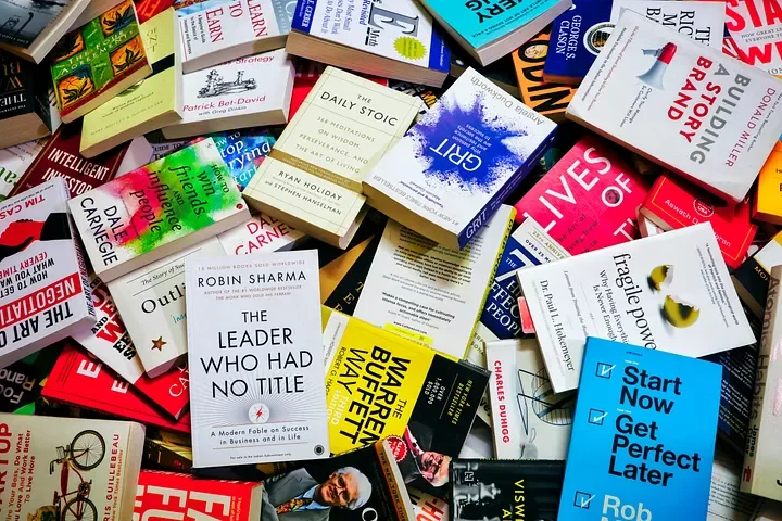 Cover image for How Reading Books Can Change Your Life: Lessons From Lifelong Readers