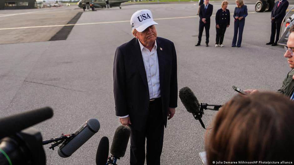 Trump Calls Critics a Conspiracy Over Technology Pace