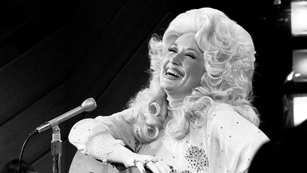 Dolly Parton Honored at Emmys as Reba Performs ‘Appalachian Memories’ and Sally Field Sends Blessing