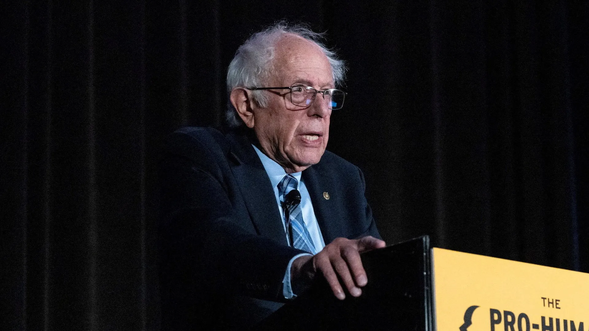 Sanders and Bannon Join Forces to Flag Technology Risks