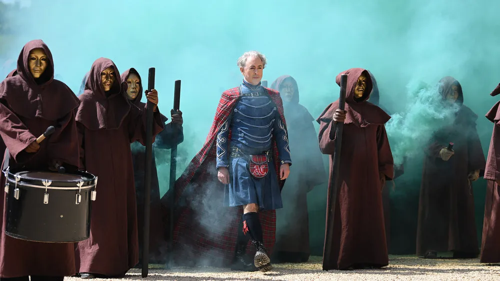 The Traitors: New Blood Premiere Review – Civilian Cast Takes the Castle