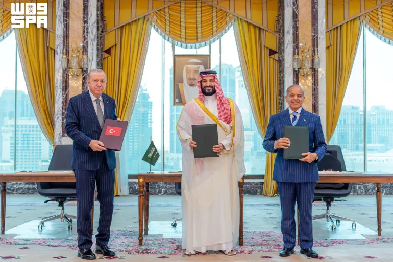 Turkish, Saudi and Pakistani Officials Meet in Istanbul