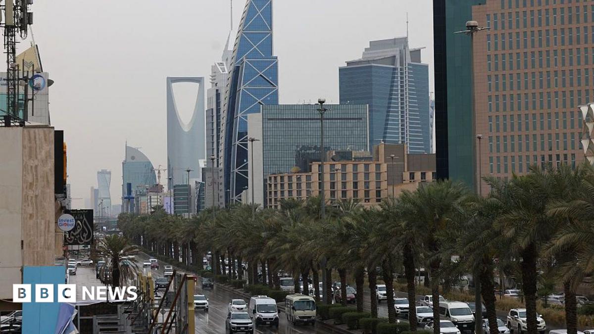 Saudi Arabia Issues Riyadh Air‑Raid Alert as Houthi Attacks Rise