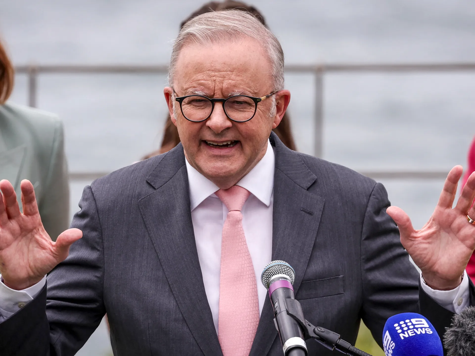 Australia Urges Apple to Support New Online Safety Laws