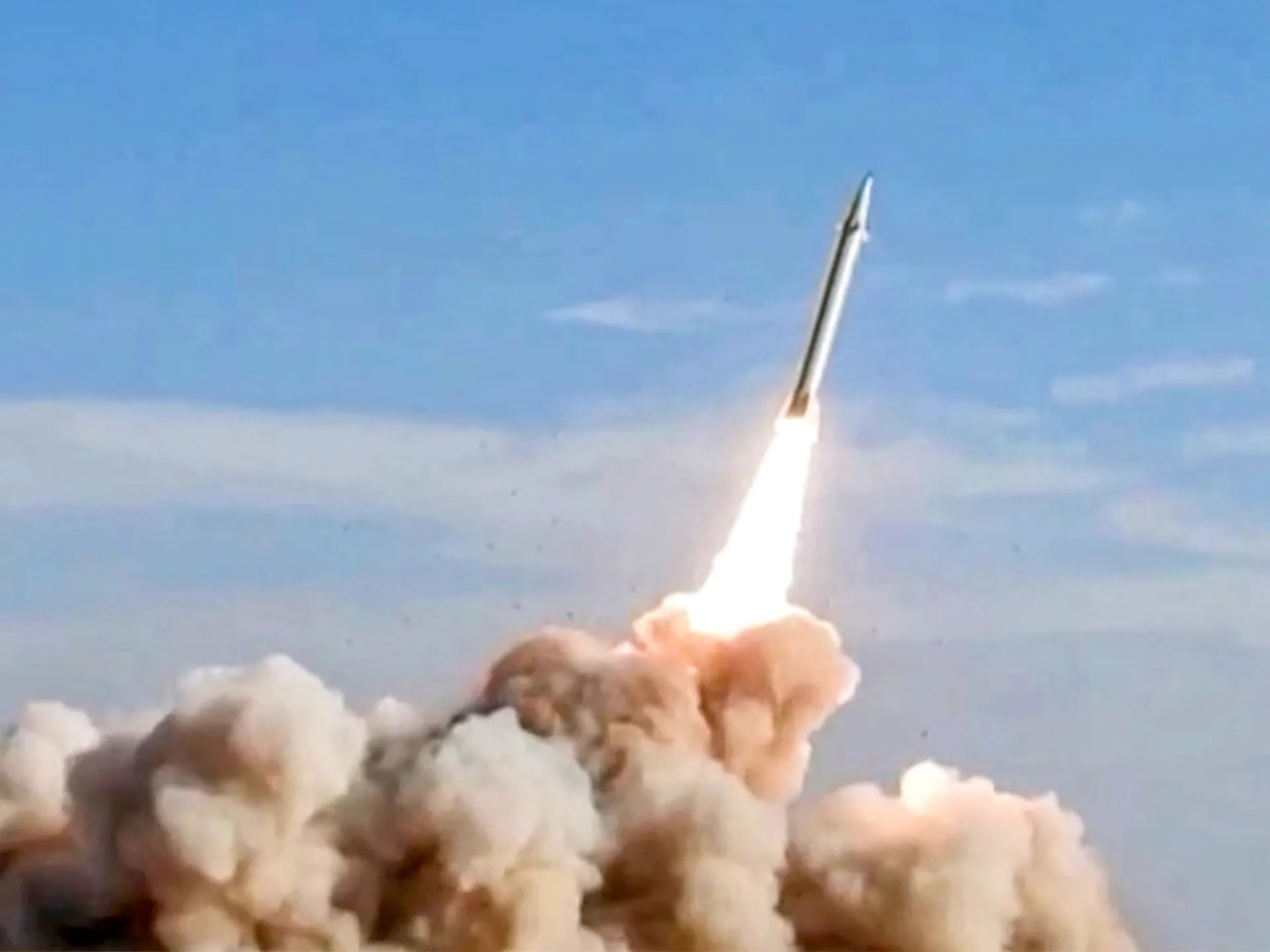 Iranian IRGC strikes US bases in Jordan after Larak Island bombing