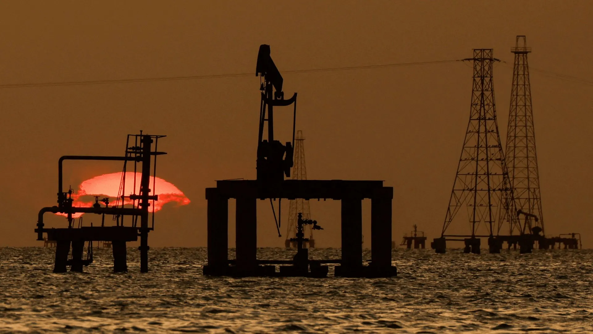 US-Venezuela Oil Deal: Political and Economic Implications