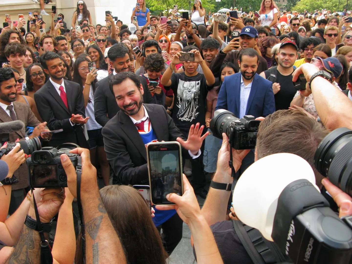 Zohran Mamdani Lookalike Contest Draws Hundreds in New York